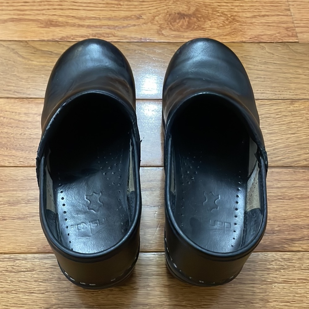 Women’s Dansko Nursing Clogs - Good Condition - Size 36 - Picture 2 of 7